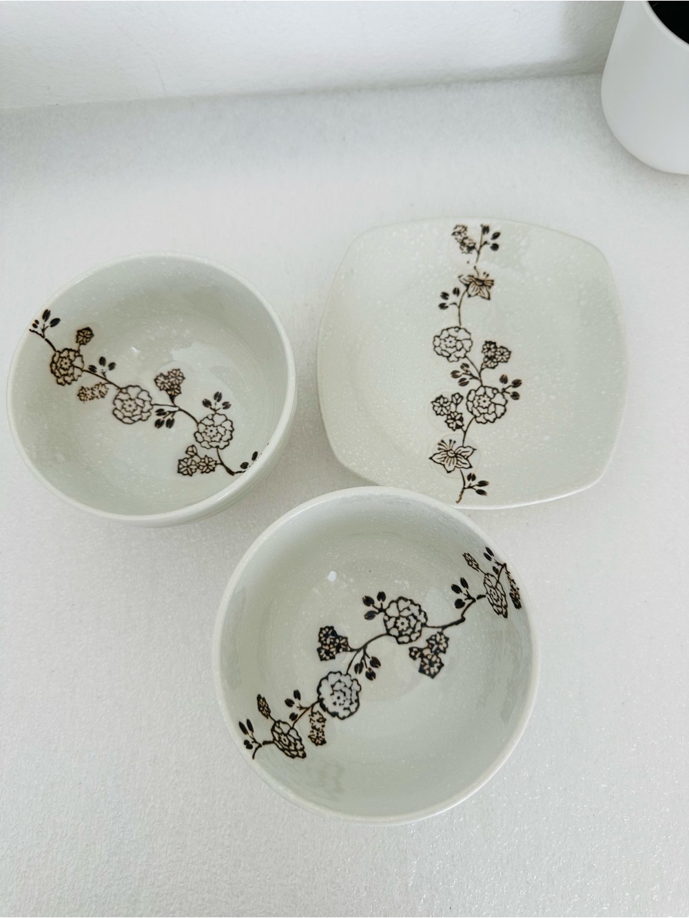 Vintage KoTo Rice Noodle Bowl & Square Plates Floral Beige Ceramic Japan Blossom